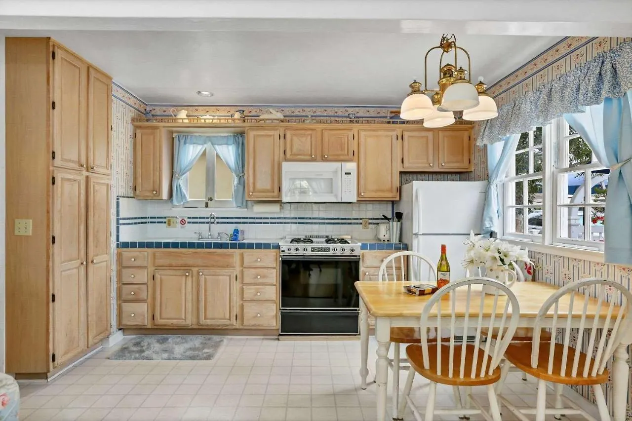 201 Amethyst Avenue Villa Newport Beach